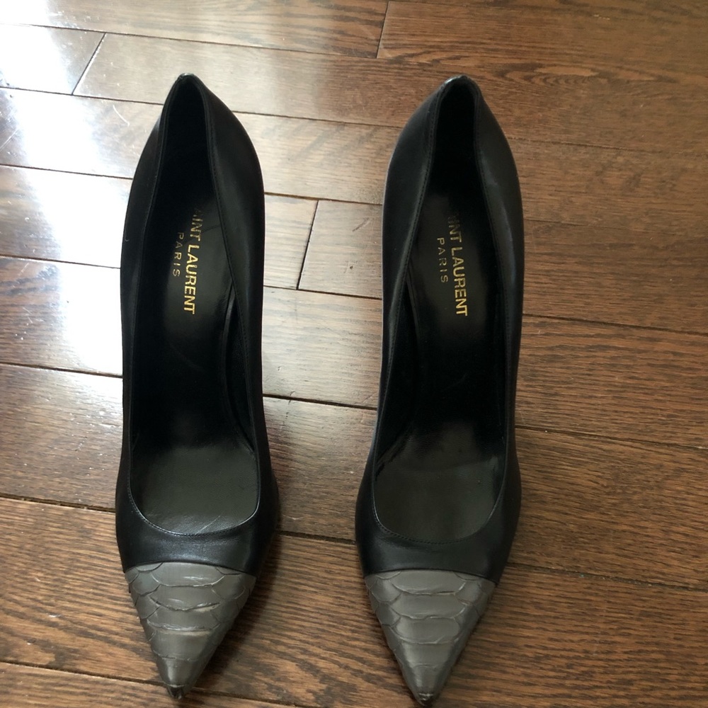 Saint Laurent 4 1/2 high heel leather shoe.